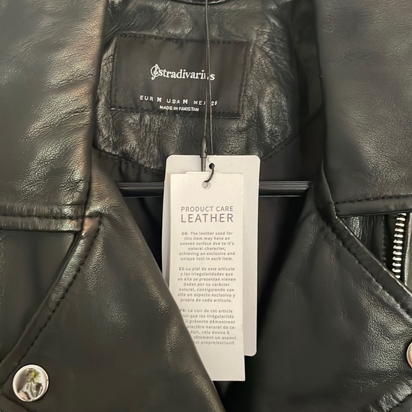 *NEW* Stradivarius Leather Biker Jacket: Never worn. 100% Leather - Picture 5 of 9